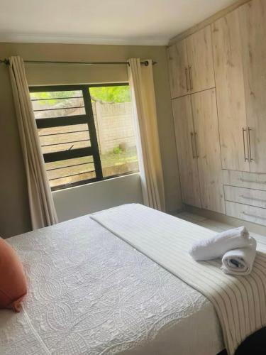 Waterfall House | SnaMel Guest House Waterfall