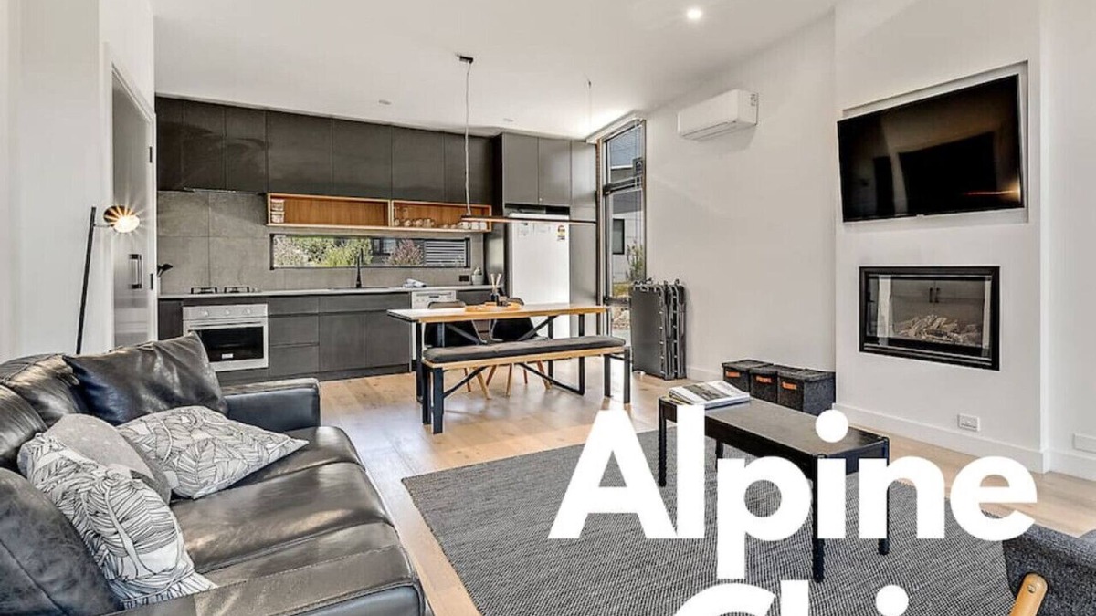 Crackenback House | Snohus 1 | Crackenback | Secluded with views