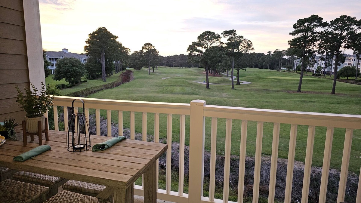 Central Myrtle Beach Condo | Snow Bird opening! Central Myrtle, 2BR Condo on Golf Course!