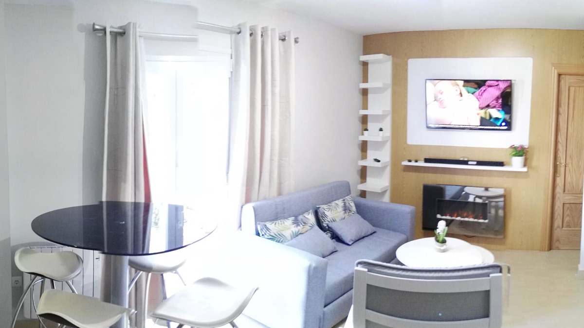 Pradollano Apartment | SNOW IN MIRAMAR, apartment at the foot of the slopes