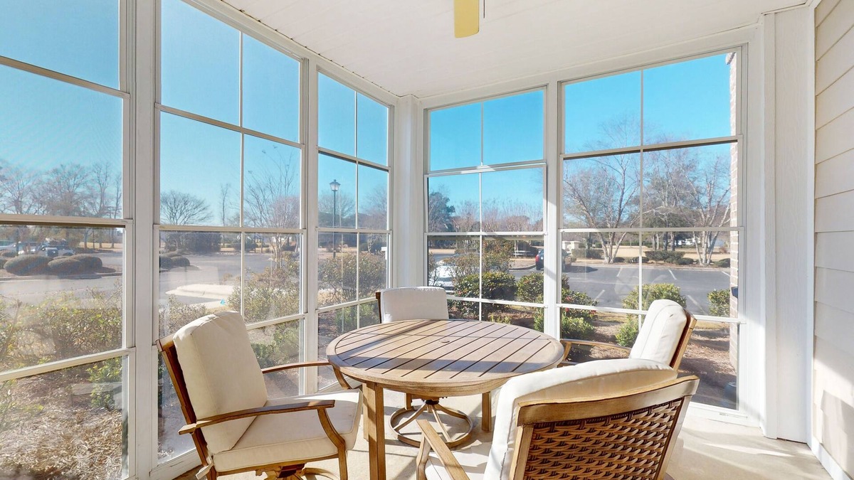Calabash Condo | Snowbird-friendly condo with 2 outdoor pools, patio, & streaming- golfing nearby