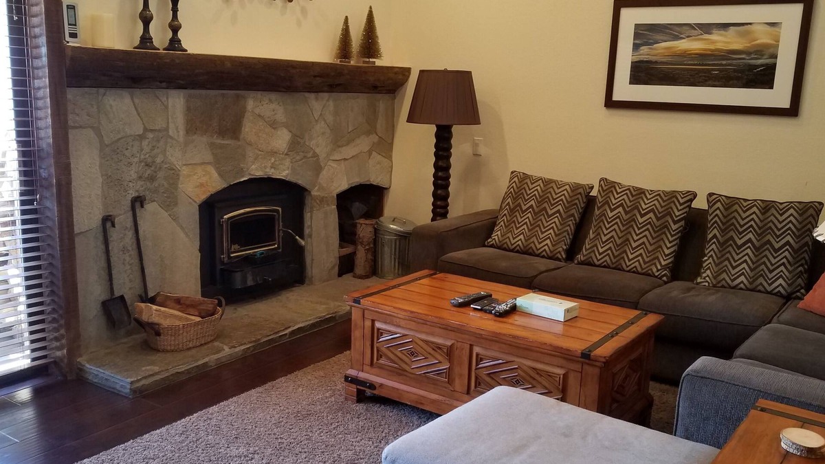 Mammoth Lakes Condo | Snowcreek Resort Vacation Rental #92