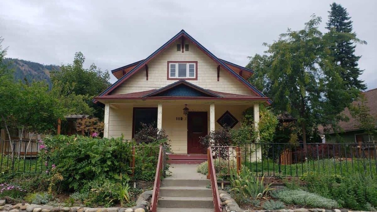 Leavenworth Hotel | Snowcreek Suite BnB - Ponderosa - Hot Tub