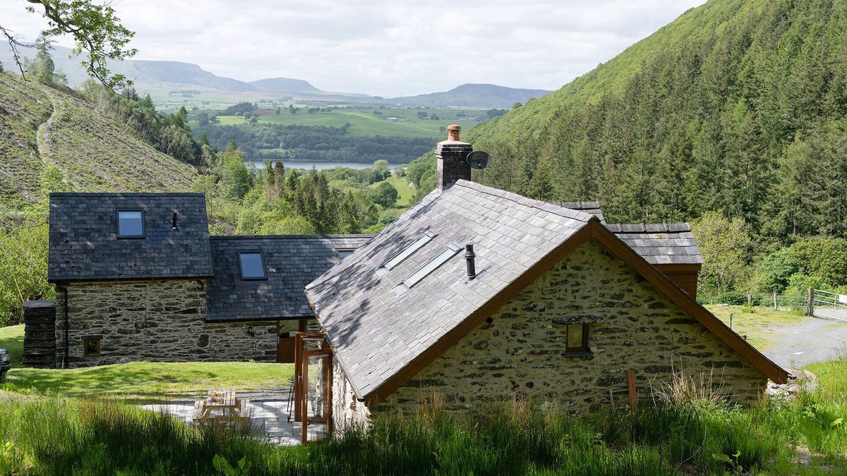 Llangower Cottage | Snowdonia Cottage with Stunning views of Bala lake and mountains