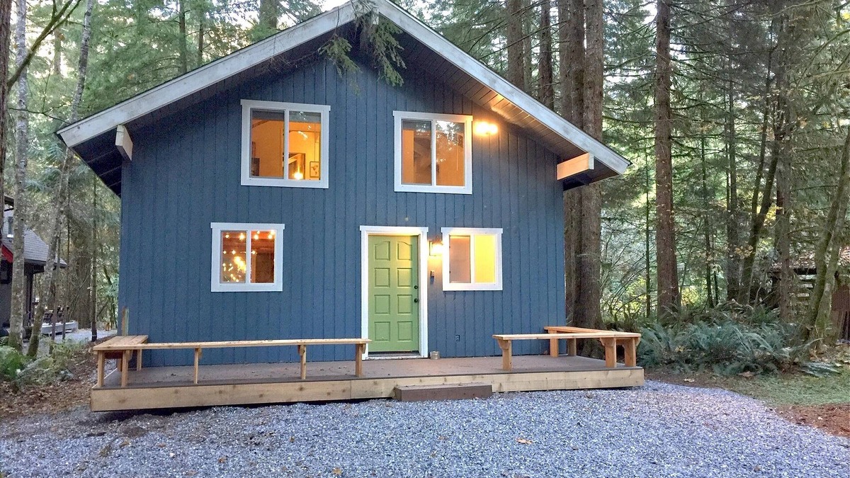 Glacier House | Snowline Cabin 66 - Hot Tub - Wi-Fi - 3 Bedroom - Sleeps 10