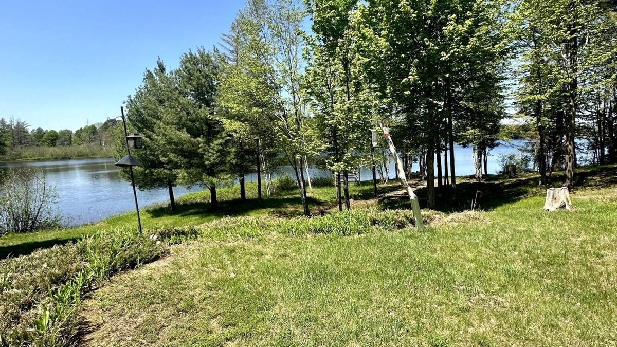 Mercer Cabin | Snowmobiler's Haven! Near Downtown Mercer!