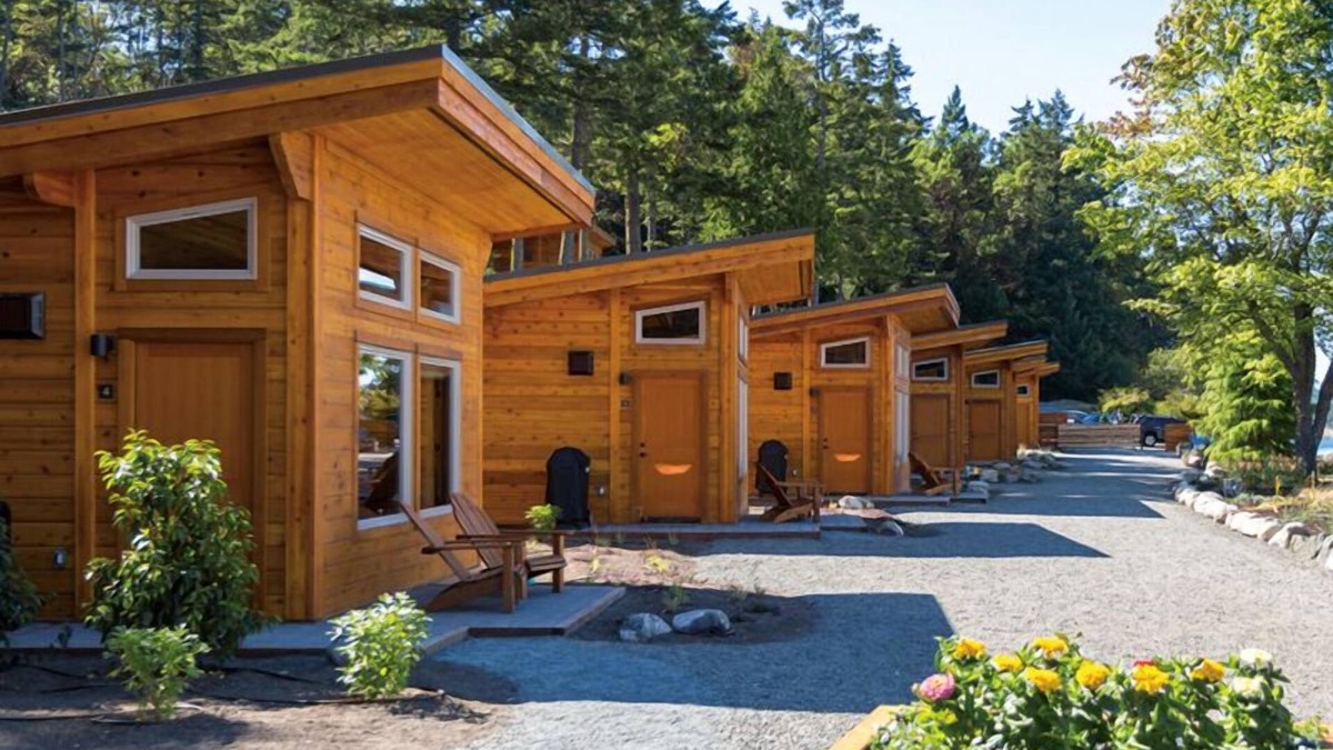 Friday Harbor Cabin | Snug Harbor Resort and Marina - One Bedroom Waterfront Cabin