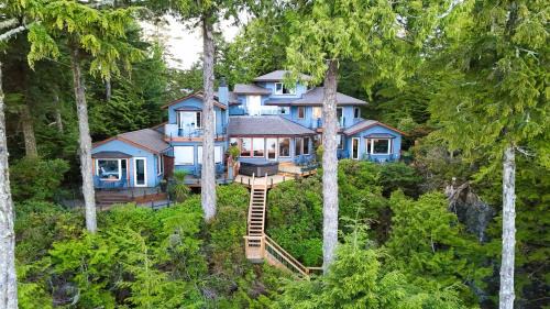 Ucluelet Bed & Breakfast | Snug Harbour Inn