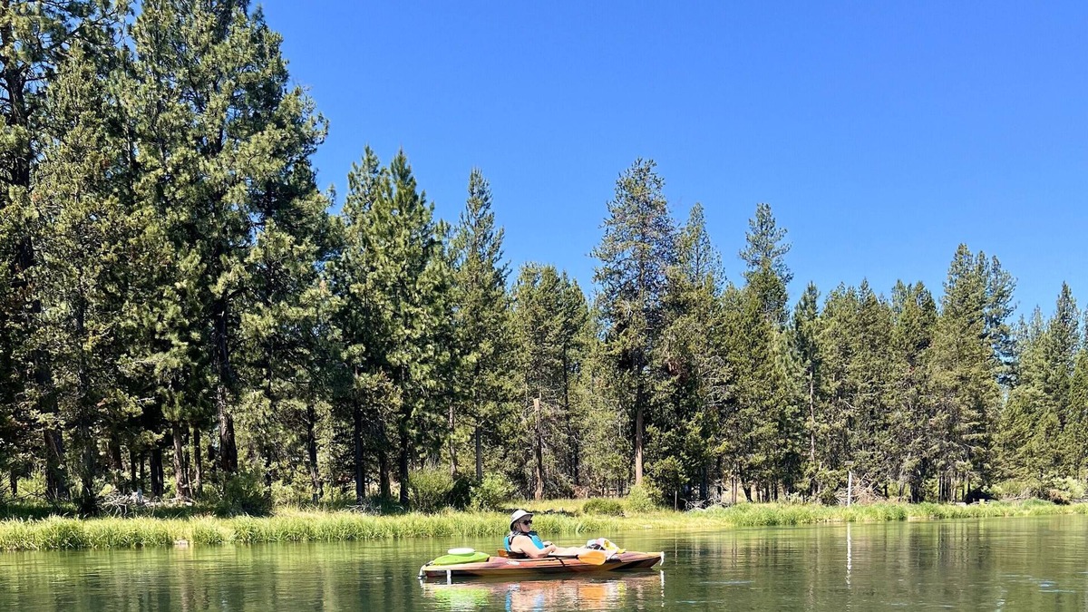 Three Rivers House | Snuggle up in this cozy one level, 4 bedroom home on 2 acres, Sunriver area.
