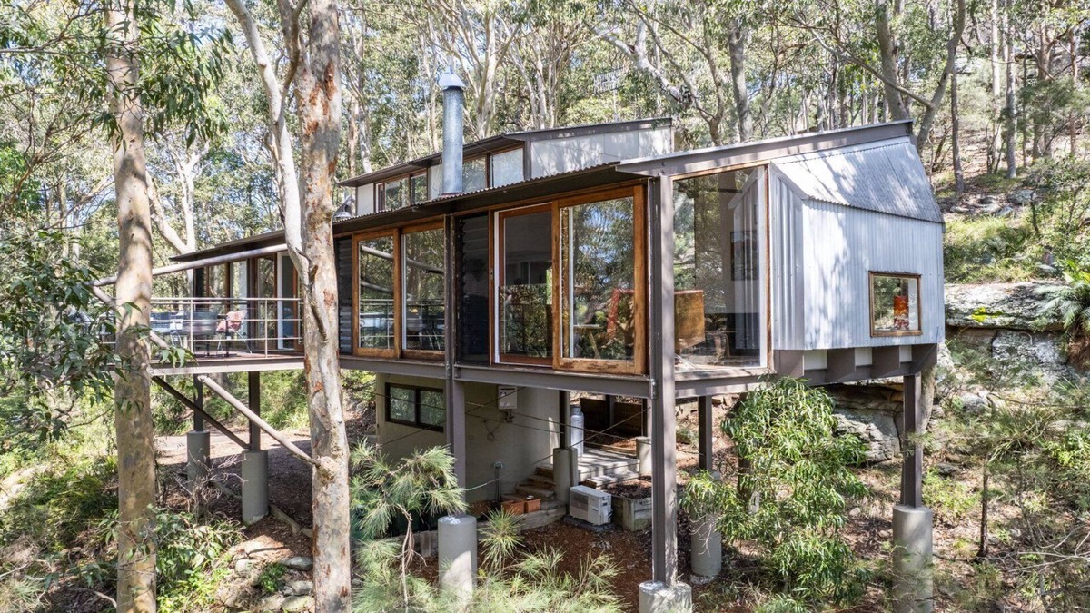 Wagstaffe House | Snuggled in the Treetops with bay views