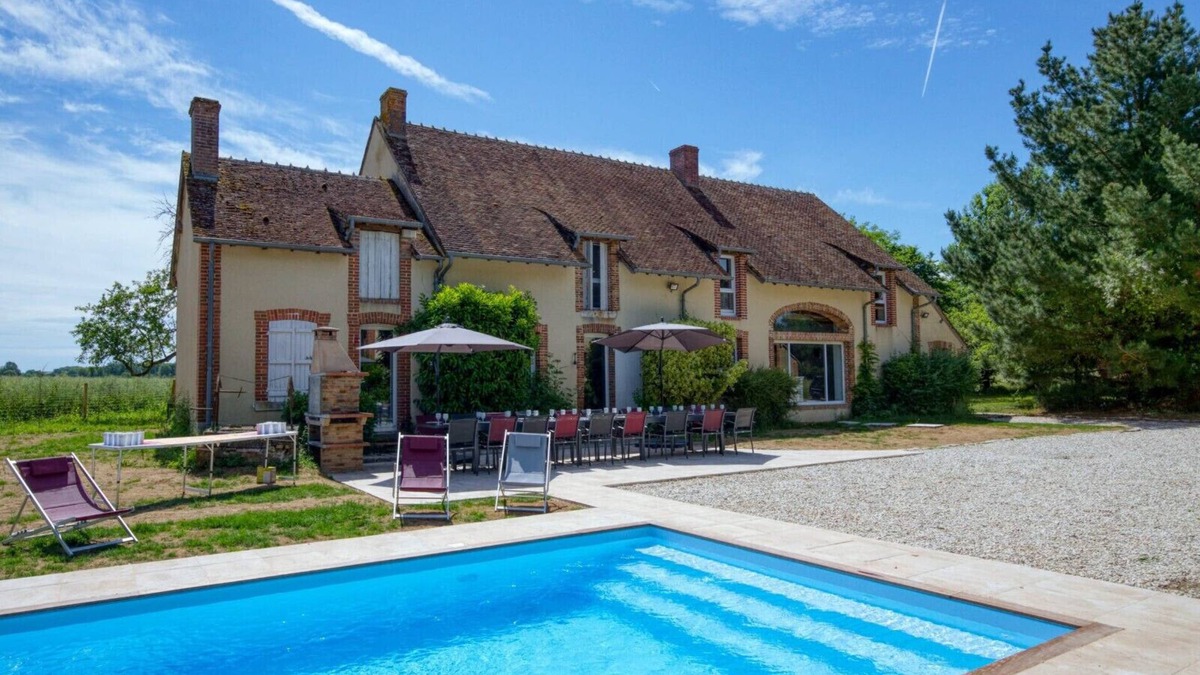 Aubigny-sur-Nere Villa | So Villa Petit Belair (18) - Heated pool - Foot - 2h Paris - 30 p.
