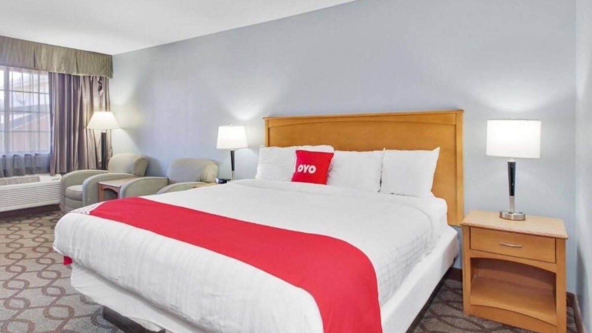 Ingleside Hotel | Soak in Sun by USS Lexington, Outdoor Pool, King Bed & Breakfast