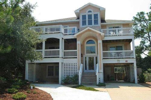 Corolla Light House | Soak up the Sun 7
