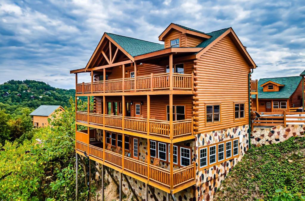 Pigeon Forge House | Soar Over Water cabin