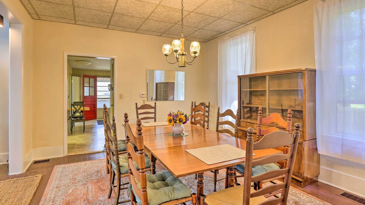 Sodus Point House | Sodus Point Escape w/Yard: Walk to Lake Ontario