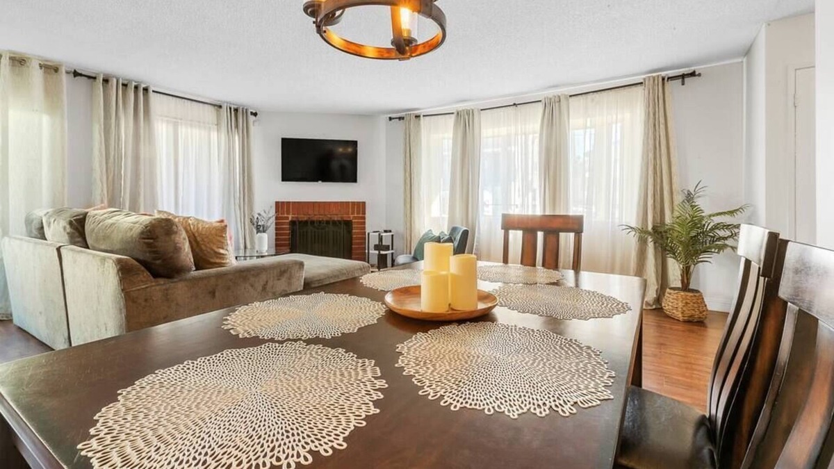 Hawthorne House | SOFI | LAX | CRYPTO | FORUM 4bd Los Angeles Home