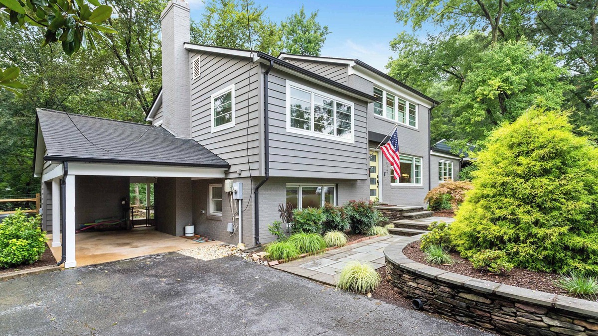 Baileys Crossroads House | Sojourn Beautiful Family Home with Beach Access & Backyard