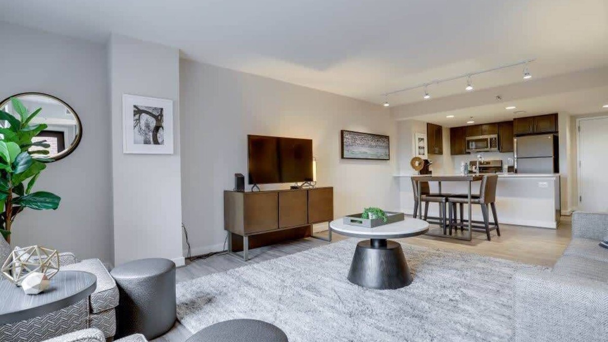 Court House Apartment | Sojourn |Courtland Towers | Great Views