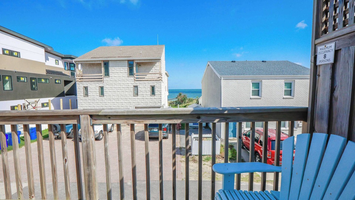 Chic's Beach Apartment | Sojourn's Sea Views with Balcony Sleeps 10