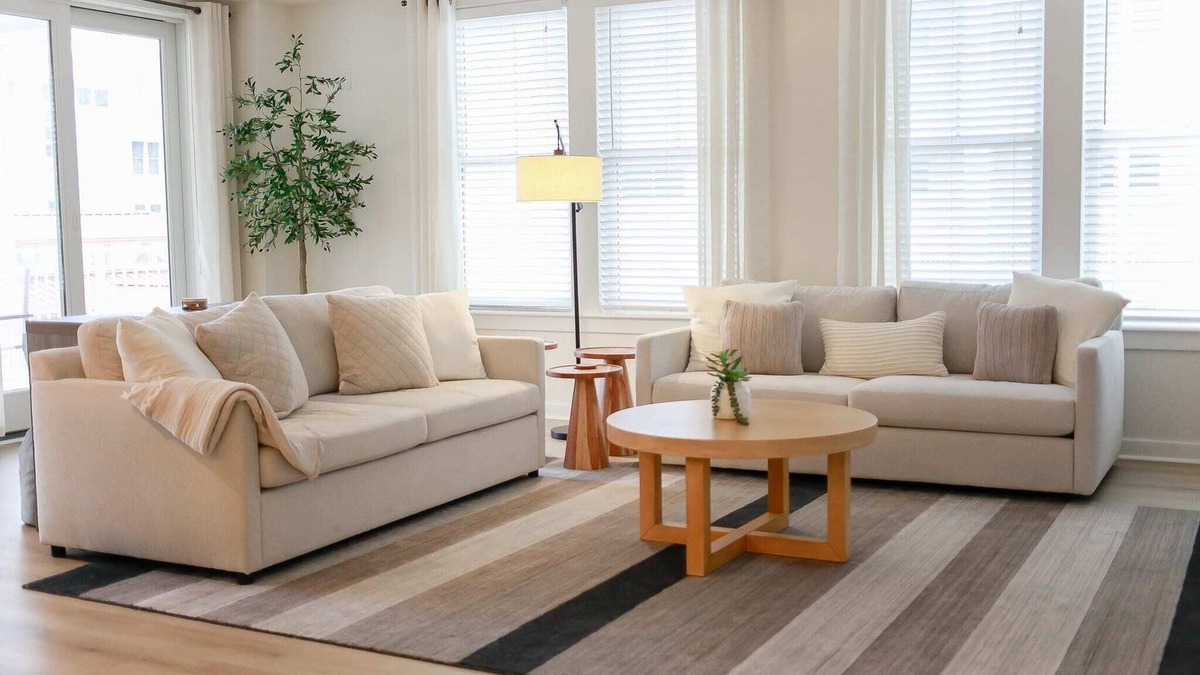 Sandbridge Apartment | Sojourns Modern Sanctuary 2 BR Sleeps 8 Pool Views