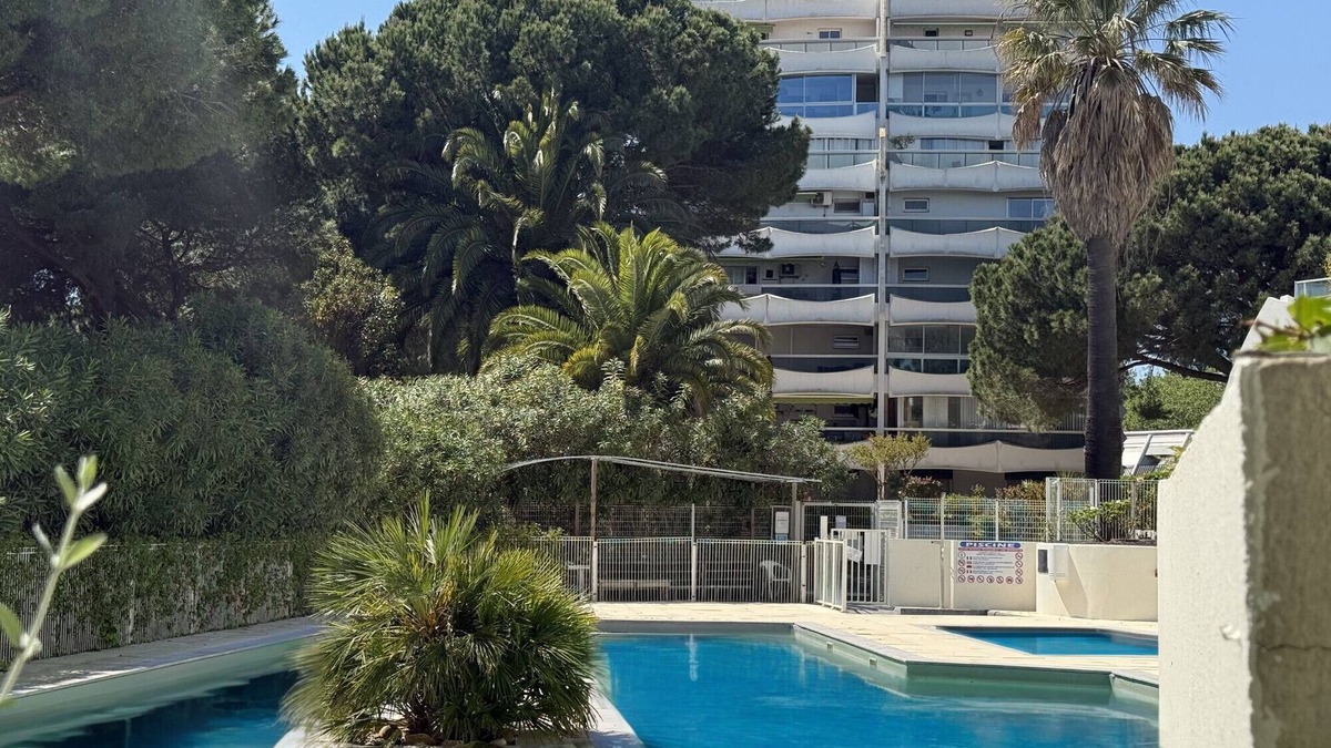 La Petite Motte Apartment | Sol-y-Days Fleurie 2, beautiful appartement with Pool and parking