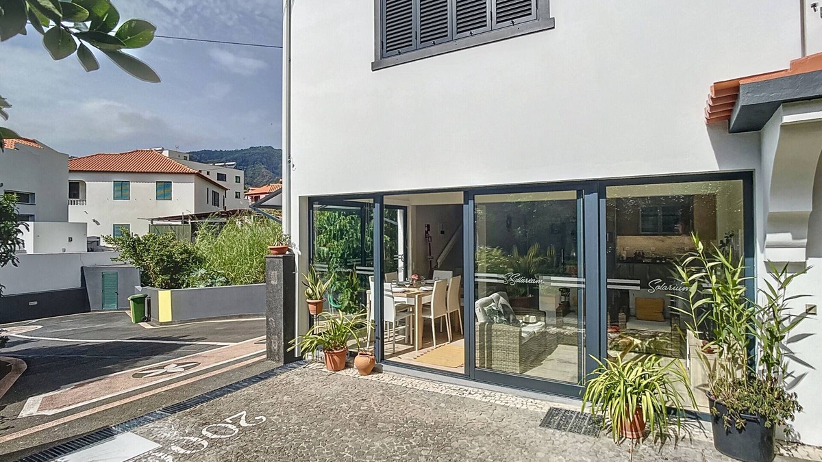Machico House | Solarium Villa by Atlantic Holiday