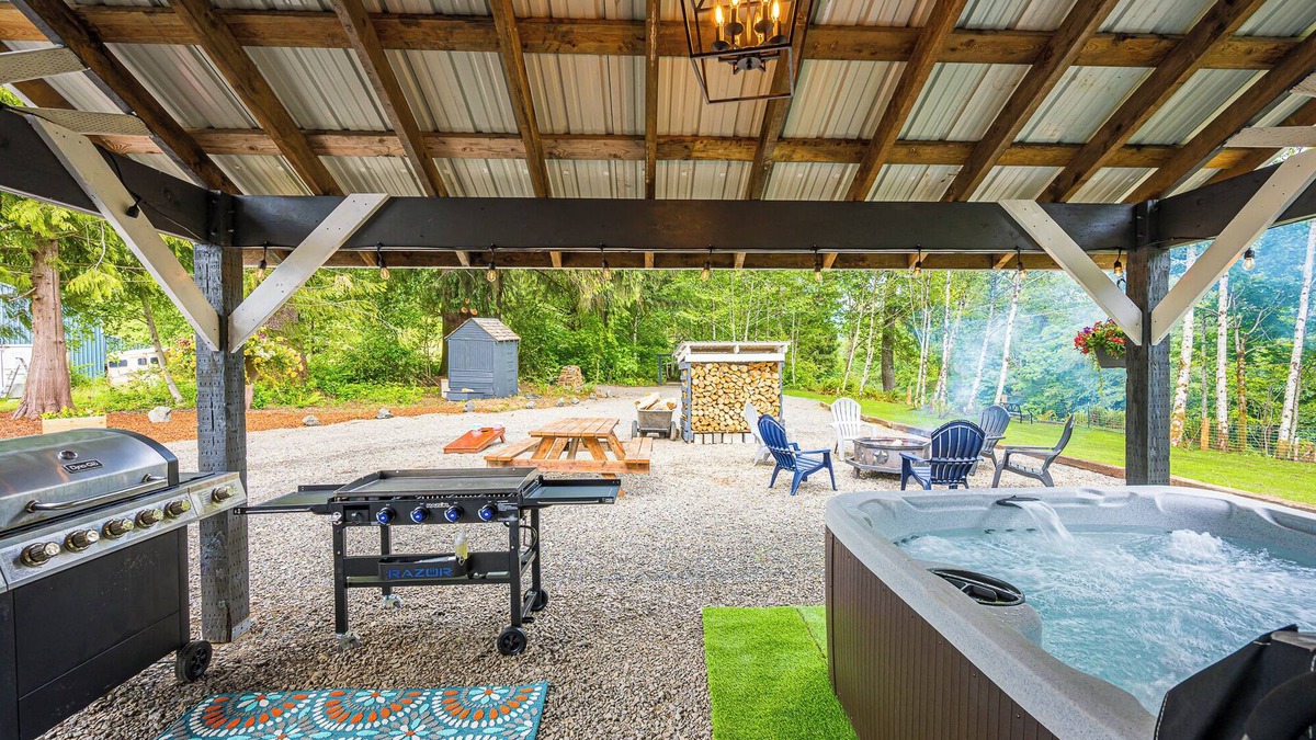 Beaver House | Solduc Riverfront 3B/2B home near Forks. Centrally located to all ONP entrances.