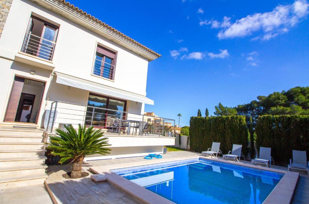 Son Moll Villa | Soleado chalet con Piscina, WIFI y A/C