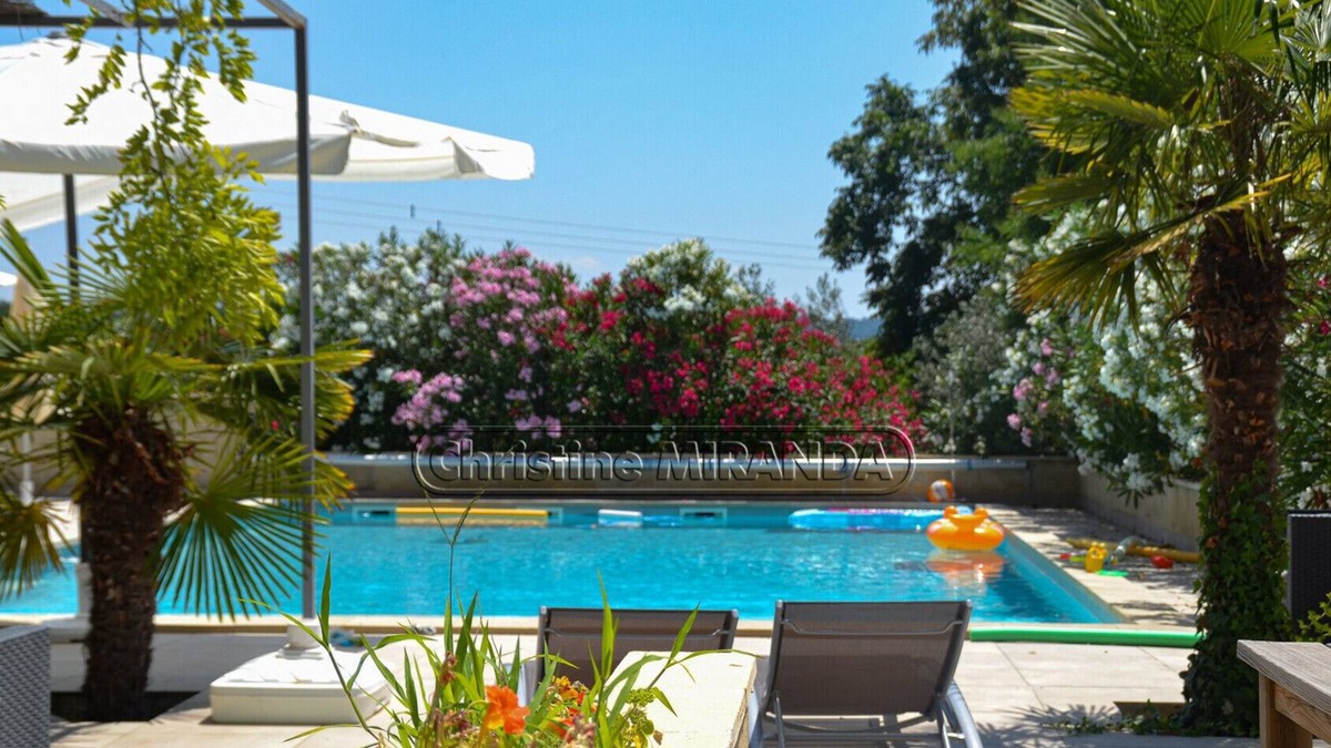 Valreas Cottage | SOLEIL COUCHANT, gîte in Provence heated pool