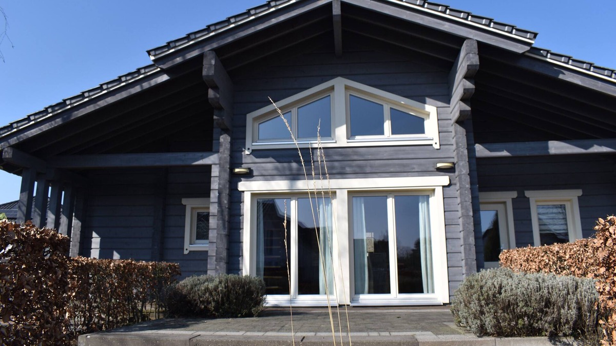 Wassenberg House | Solid wooden house to feel good in the middle of the Meinweg area