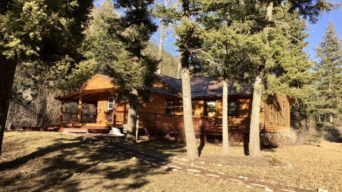 Clinton House | Solitude at Rock Creek, Quigley MT