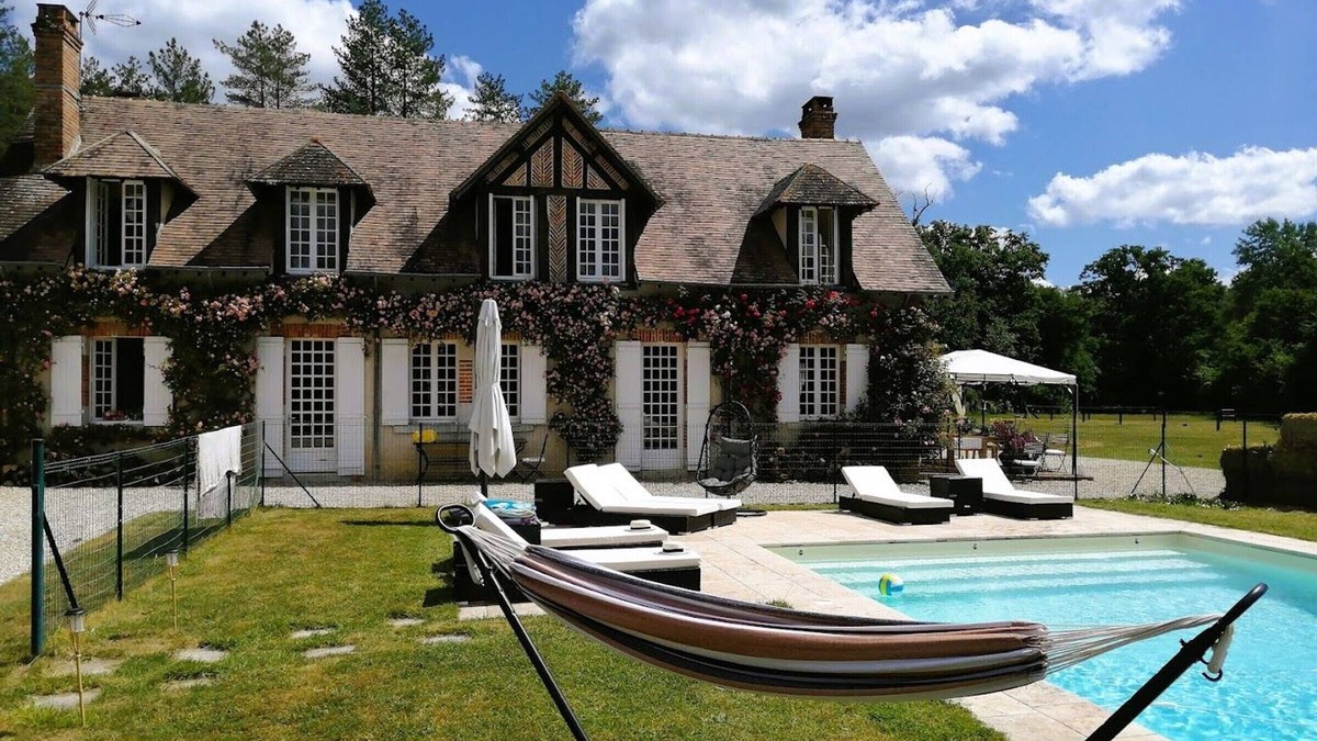 Isdes Cottage | Sologne Retreat: Charming house, private pool, pets allowed