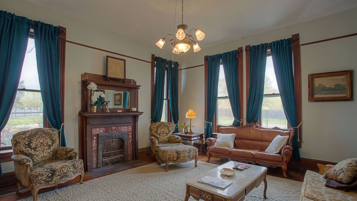 Waxahachie House | Solon Estate - Historic Stone House circa 1894