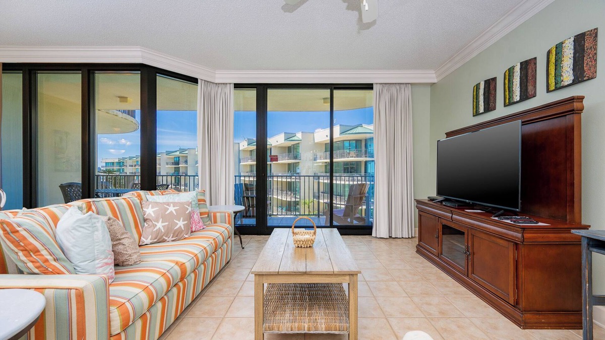 Orange Beach Condo | Some choose the BAY over the BEACH! 2 BR 2 BA @ Phoenix On The Bay