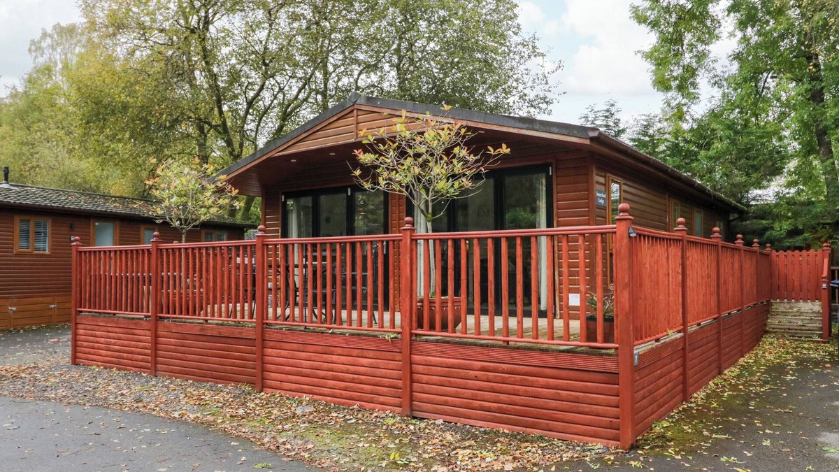 Windermere Cottage | SOMERFORD LODGE, pet friendly, with hot tub in Windermere