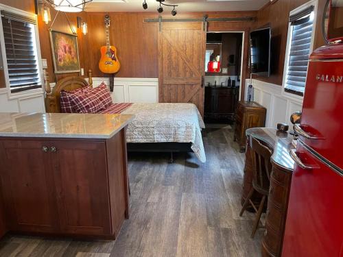 Fredonia House | Something to Write Home about