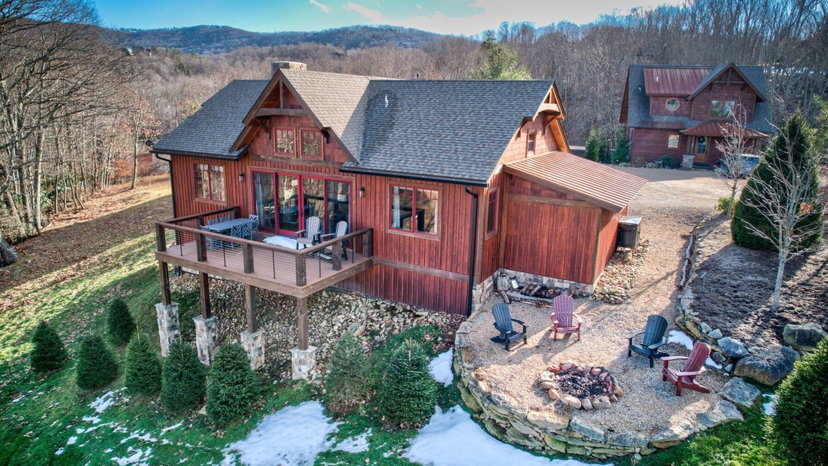 Elk Park House | Sommer Hus at Eagles Nest: Pet Friendly Single Level