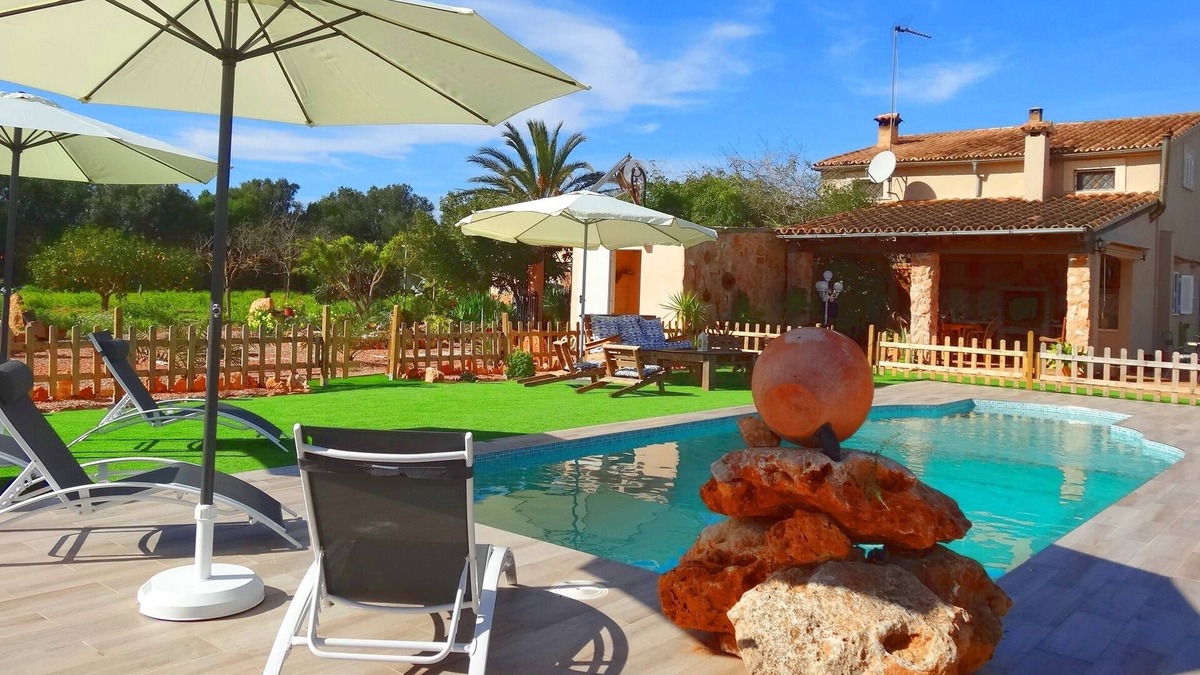 Son Antem Ski Chalet | Son Antem, Air Conditioning, Wifi free, Private pool, 8 km From Cala Blava