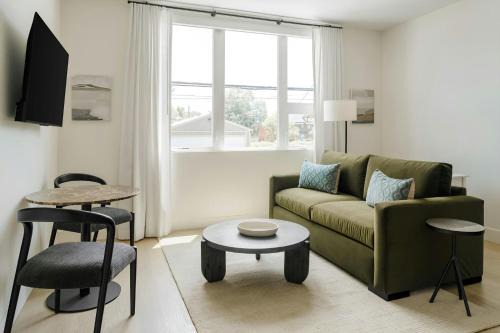 River North Art District Apartment | Sonder by Marriott Bonvoy Ceros Apartments RiNo