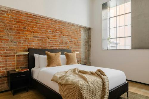 Pioneer Square Hotel | Sonder by Marriott Bonvoy RailSpur Apartments Pioneer Square