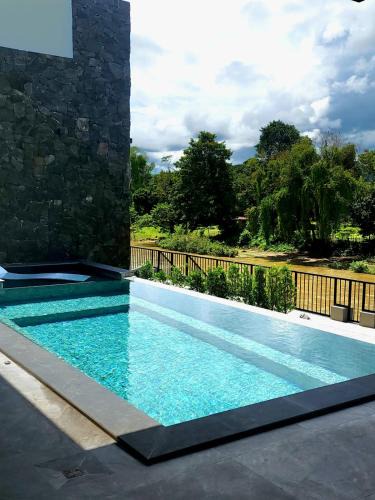 Vang Vieng Hotel | Song View Pool Villa