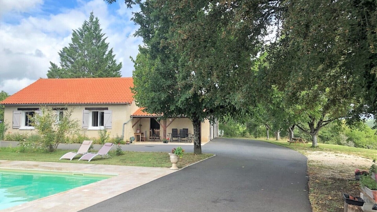 Souillac Villa | Soniette is a traditional holiday home with a private swimming pool