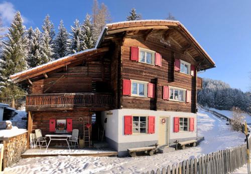 Litziruti Ski Chalet | Sonniges Chalet Arosa für 6 Pers alleinstehend mit traumhaftem Bergpanorama
