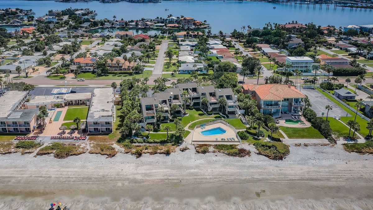Belleair Beach Condo | Sonrisa 5 in Belleair Beach