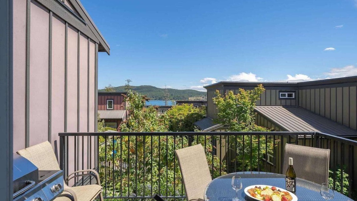 Sooke House | Sooke Townhome, 3 Bedrooms