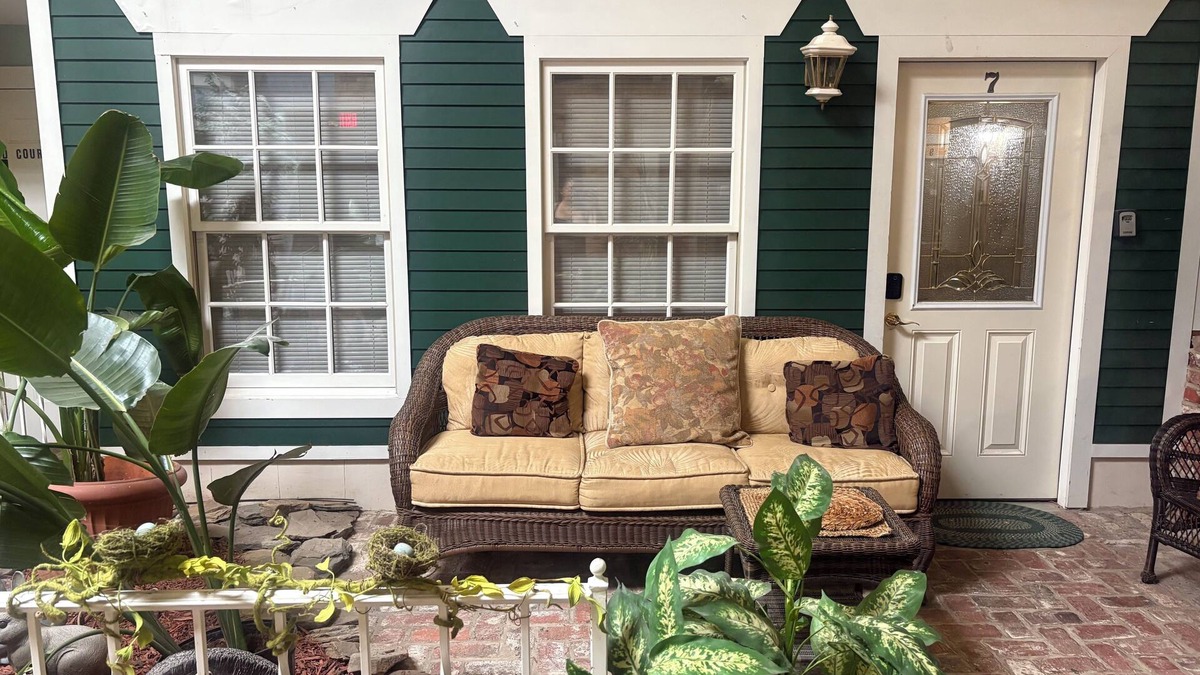 Lorain Apartment | Soothing 3-bedroom apartment with AC in Lorain