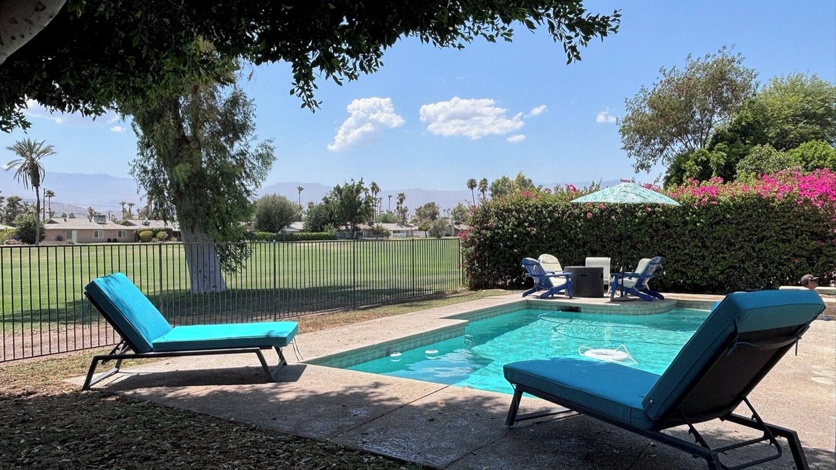 Palm Desert House | Soothing 3-bedroom house on golf course with AC & pool in Palm Desert