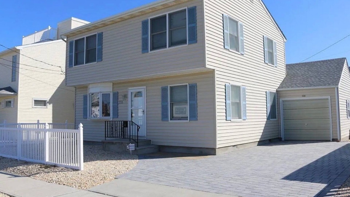Normandy Beach House | Soothing, Beach Block, 5-bedroom house with AC in Silver Beach, Lavallette
