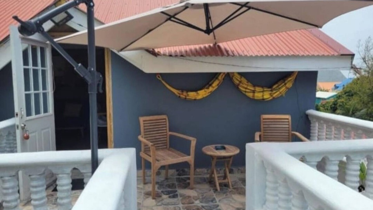 Portsmouth House | Soothing bungalow with AC in Portsmouth