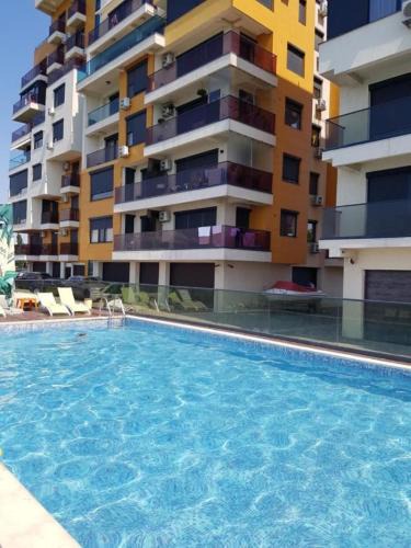Constanta Apartment | SOPHIA LAKE VIEW SUITE
